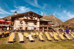 Mountain hut Lo Riondet
