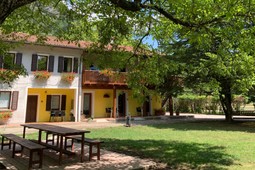 Farmhouse apartments Pradileva