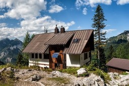 Rifugio con camere Luigi Pellarini