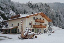 Pensione + Appartamenti in agriturismo Moarlhof
