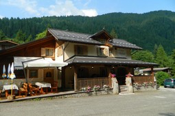 Rifugio con camere Refavaie