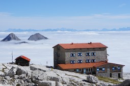Mountain hut with rooms Tosa Pedrotti