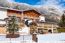Hotel + Residence Montana