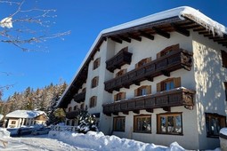 Hotel Lares