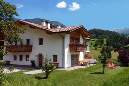 B&B + Appartamenti in agriturismo Paalhof