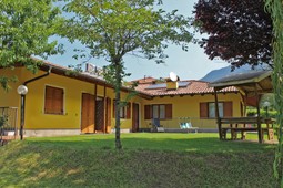 Farmhouse B&B + Apartments La Decima