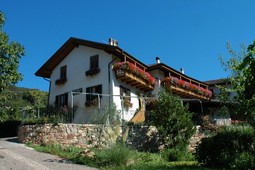 Farmhouse B&B + Apartments Maso Nello
