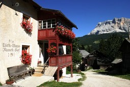 Bauernhof mit Restaurant Maso Runch