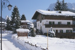 Bauernhof mit Restaurant Zaine