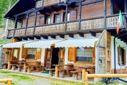 Alpine farm Passo Zovo