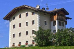 B&B + Apartments Lüch Cianins