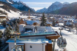 Al Plan, A mountain moving hotel