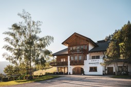 Berg Hotel Majarei