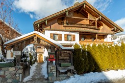 Bed & Breakfast Chalet Les Nainores