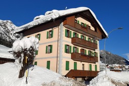 Apartments Kratter Sara