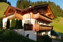 Ferienwohnungen auf dem Bauernhof Lüch da Miriò