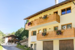 Ferienwohnungen auf dem Bauernhof serraHOF