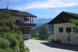 Pensione + Appartamenti in agriturismo Stanerhof