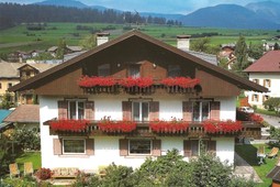 Garni + Ferienwohnungen Haus Gasser