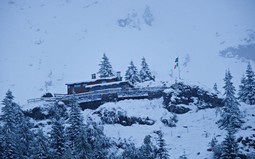 Rifugio con camere Giacomo Di BrazzĂ