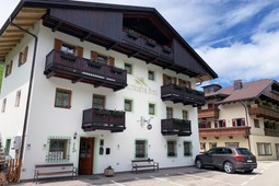 Ferienwohnungen Bachlaufen Haus