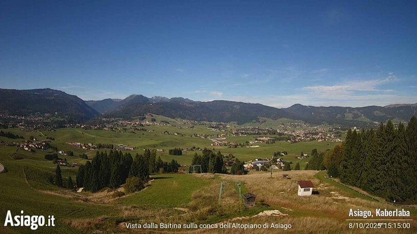 Webcam dal monte Kaberlaba verso Asiago e Camporovere