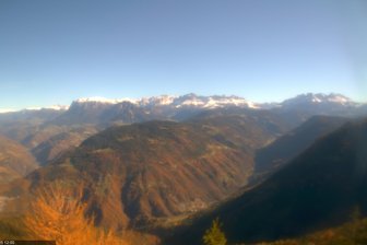 Blick auf das Eggental mit Rosengarten und Latemar