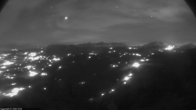 Blick auf das Eggental mit Rosengarten und Latemar