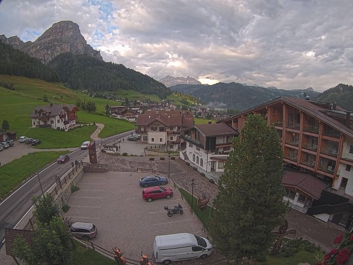 Webcam da Colfosco verso il Sassongher