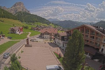 Webcam from Colfosco towards the Sassongher