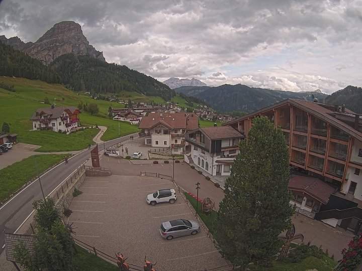 Webcam da Colfosco verso il Sassongher
