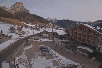 Webcam from Colfosco towards the Sassongher