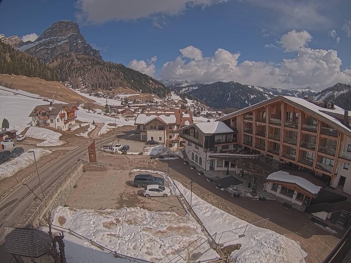 Webcam da Colfosco verso il Sassongher