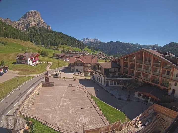 Webcam from Colfosco towards the Sassongher