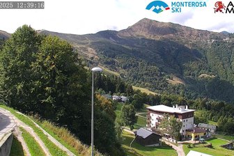 Webcam auf Mera und die Berghütte Camparient