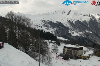 Webcam auf Mera und die Berghütte Camparient