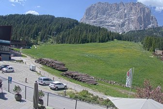 Webcam da Plan de Gralba verso il Sassolungo