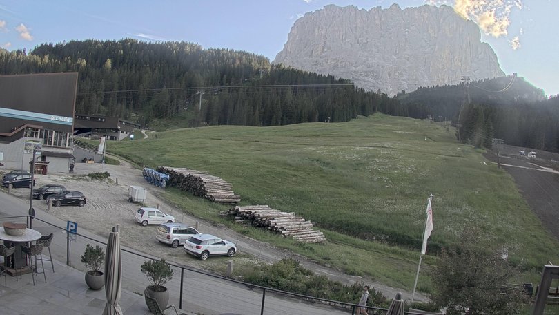 Webcam from Plan de Gralba towards the Sassolungo