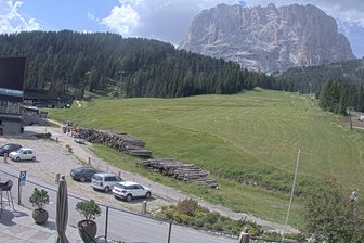 Webcam da Plan de Gralba verso il Sassolungo