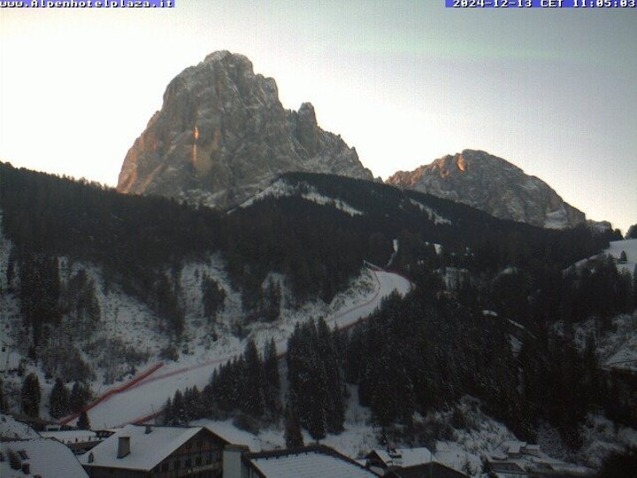 Webcam on the Saslong slope and the Sassolungo / Langkofel