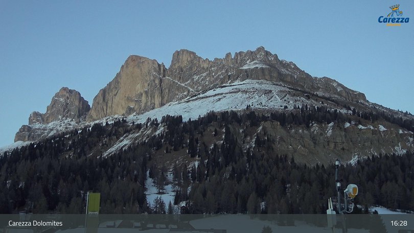 Webcam towards the Latemar and the Rosengarten mountain groups