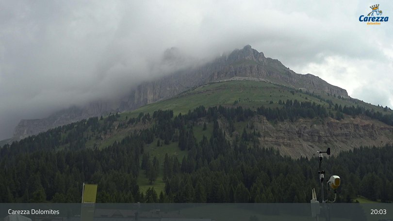 Webcam towards the Latemar and the Rosengarten mountain groups