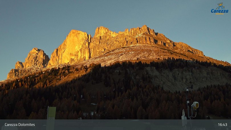 Webcam in Richtung Latemar und Rosengartengruppe