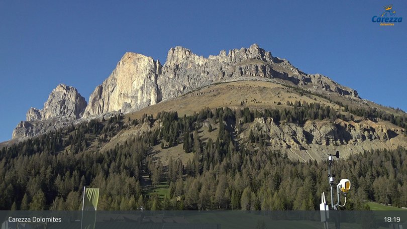 Webcam towards the Latemar and the Rosengarten mountain groups