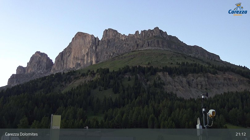 Webcam towards the Latemar and the Rosengarten mountain groups