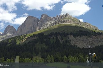 Webcam towards the Latemar and the Rosengarten mountain groups