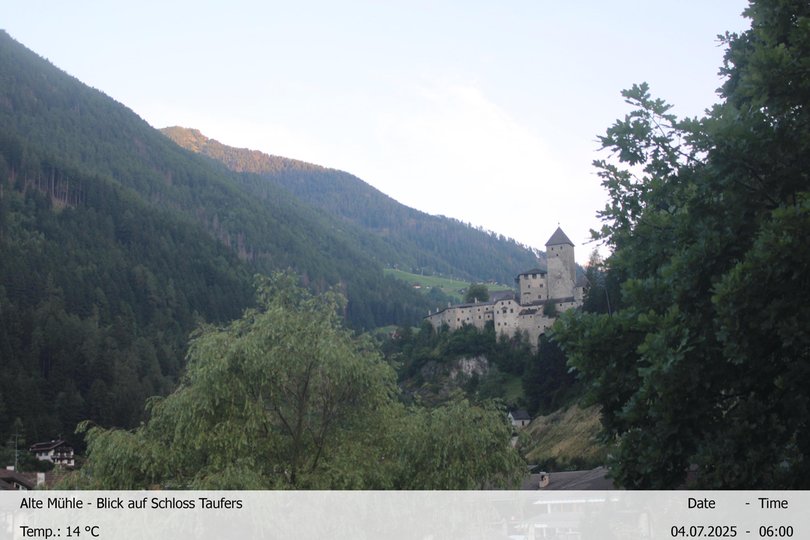 Webcam auf die Burg Taufers und das Ahrntal