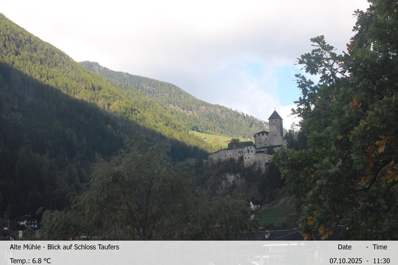 Webcam on the Taufers Castle and the Ahrntal