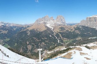 Webcam overlooking the Belvedere–Col Rodella ski area and the Pordoi Pass