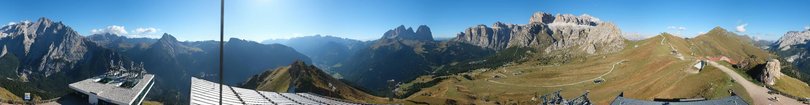 Webcam auf das Skigebiet Belvedere Col Rodella und das Pordoijoch